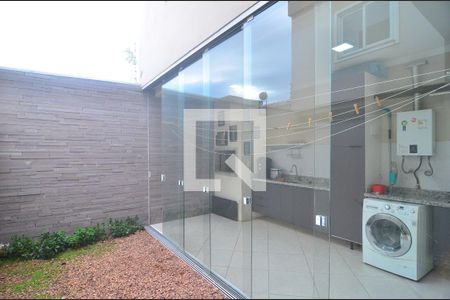 Casa à venda com 138m², 3 quartos e 2 vagasPátio