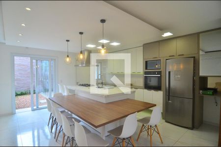 Casa à venda com 138m², 3 quartos e 2 vagasCozinha