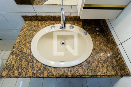 Apartamento à venda com 80m², 2 quartos e sem vagaDetalhe - Banheiro