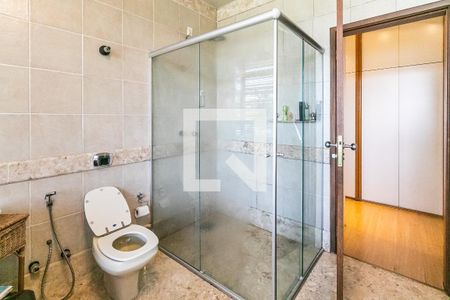 Casa à venda com 7272m², 5 quartos e 20 vagasBanheiro da Suíte 2