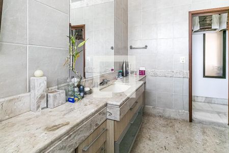 Casa à venda com 7272m², 5 quartos e 20 vagasBanheiro Social