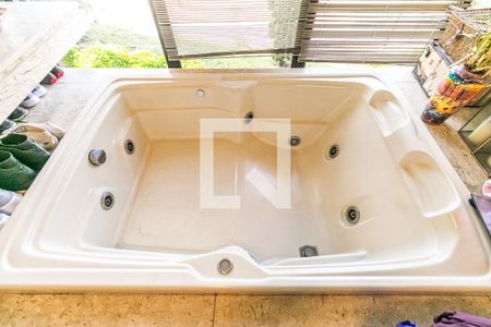 Casa à venda com 7272m², 5 quartos e 20 vagasBanheiro da Suíte 2