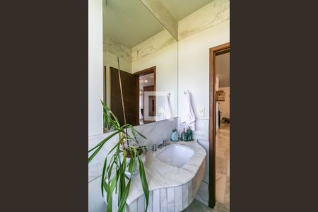 Casa à venda com 7272m², 5 quartos e 20 vagasLavabo