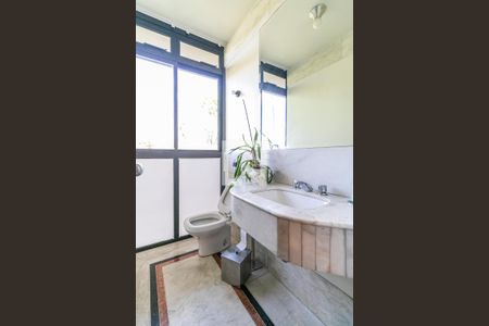 Casa à venda com 7272m², 5 quartos e 20 vagasLavabo