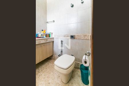 Casa à venda com 7272m², 5 quartos e 20 vagasBanheiro da Suíte 1