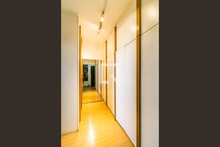 Casa à venda com 7272m², 5 quartos e 20 vagasSuíte 2