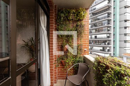 Apartamento à venda com 89m², 3 quartos e 1 vaga Apartamento à venda com 89m², 3 quartos e 1 vagaVaranda