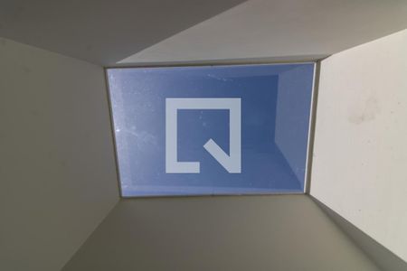 Casa de condomínio à venda com 1200m², 4 quartos e 3 vagasSuíte Master 1 - banheiro - claraboia