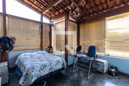 Casa à venda com 200m², 4 quartos e 4 vagasQuarto 4 / Escritório