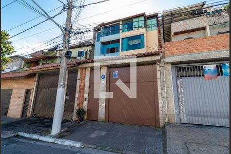 Casa à venda com 200m², 4 quartos e 4 vagasFachada