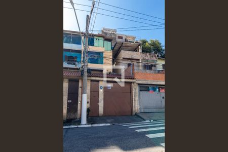 Casa à venda com 200m², 4 quartos e 4 vagasFachada
