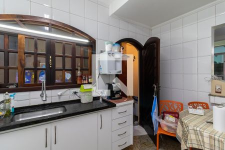 Casa à venda com 200m², 4 quartos e 4 vagasCozinha