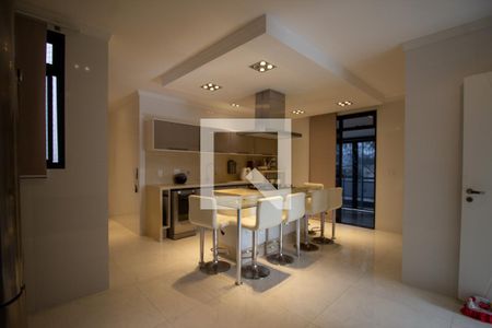 Apartamento à venda com 394m², 5 quartos e 4 vagasCozinha e Área de Serviço