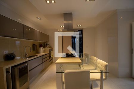 Apartamento à venda com 394m², 5 quartos e 4 vagasCozinha e Área de Serviço