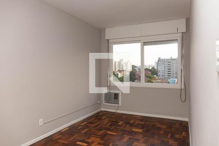 Quarto 1 de apartamento para alugar com 2 quartos, 58m² em Passo da Areia, Porto Alegre