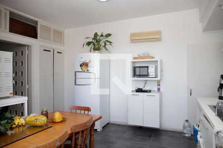 Apartamento à venda com 148m², 4 quartos e sem vagaCozinha