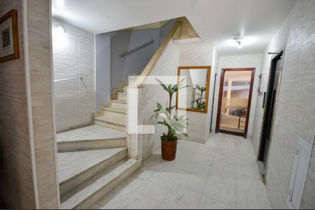 Apartamento à venda com 67m², 2 quartos e 1 vaga Apartamento à venda com 67m², 2 quartos e 1 vagaHall