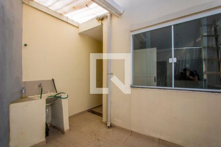 Casa à venda com 140m², 3 quartos e 2 vagasÁrea de serviço/Quintal