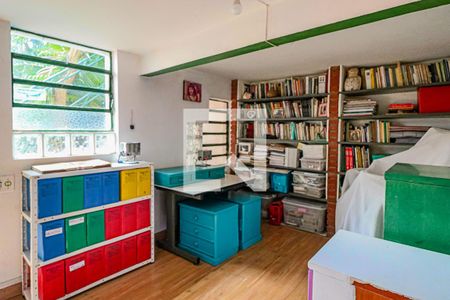 Casa para alugar com 500m², 4 quartos e 2 vagasEscritório