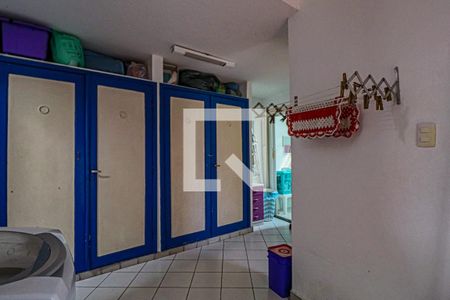 Casa para alugar com 500m², 4 quartos e 2 vagasLavanderia