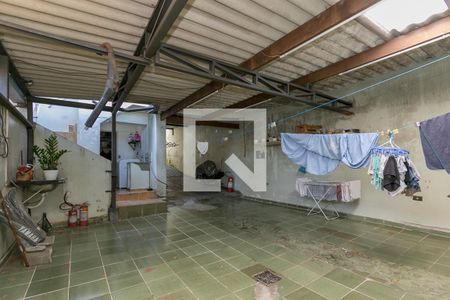 Casa à venda com 130m², 3 quartos e 4 vagasQuintal