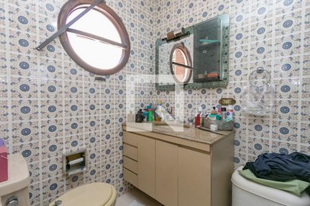 Casa à venda com 130m², 3 quartos e 4 vagasBanheiro da Suíte