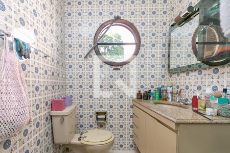 Casa à venda com 130m², 3 quartos e 4 vagasBanheiro da Suíte