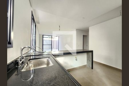 Cozinha de apartamento à venda com 2 quartos, 184m² em Serra, Belo Horizonte