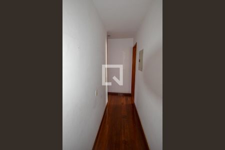 Corredor de apartamento para alugar com 3 quartos, 215m² em Jardim Vinte E Cinco de Agosto, Duque de Caxias