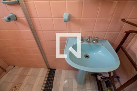 Casa à venda com 158m², 3 quartos e 2 vagasBanheiro