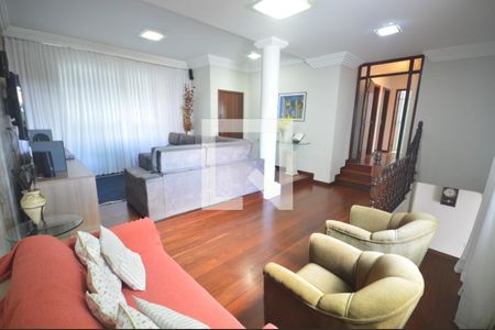 Casa à venda com 4 quartos, 250m² em Planalto, Belo Horizonte