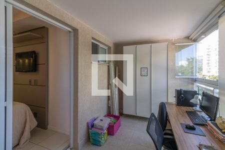 Apartamento para alugar com 138m², 3 quartos e 2 vagasSuíte Master - Varanda - Escritório