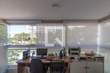 Apartamento para alugar com 138m², 3 quartos e 2 vagasSuíte Master - Varanda - Escritório