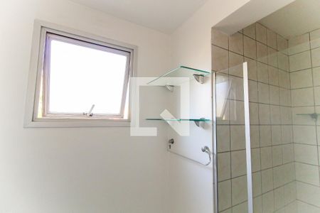 Banheiro  de apartamento para alugar com 2 quartos, 45m² em Vila Taquari, São Paulo