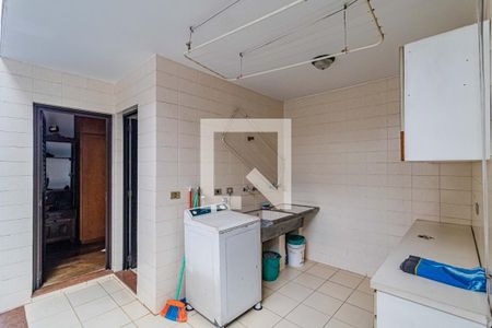 Casa de condomínio à venda com 820m², 4 quartos e 6 vagasLavanderia