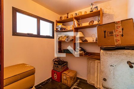 Casa de condomínio à venda com 820m², 4 quartos e 6 vagasDepósito garagem