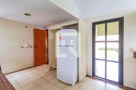 Casa de condomínio à venda com 820m², 4 quartos e 6 vagasCozinha