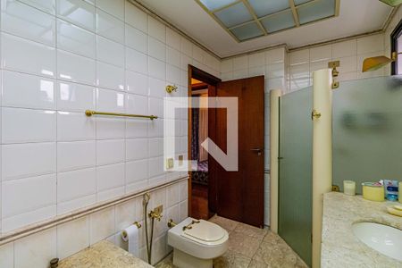 Casa de condomínio à venda com 820m², 4 quartos e 6 vagasSuite 01 - Banheiro