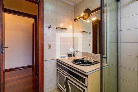 Casa de condomínio à venda com 820m², 4 quartos e 6 vagasSuite 02 - Banheiro