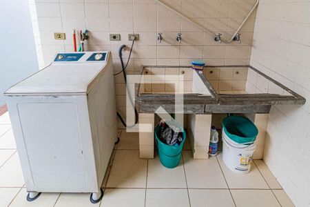 Casa de condomínio à venda com 820m², 4 quartos e 6 vagasLavanderia