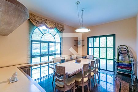 Casa de condomínio à venda com 820m², 4 quartos e 6 vagasSala de jantar 02