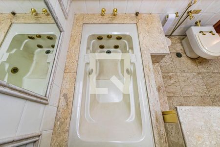 Casa de condomínio à venda com 820m², 4 quartos e 6 vagasSuite 01 - Banheiro