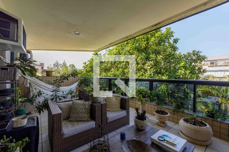 Apartamento à venda com 111m², 3 quartos e 2 vagasVaranda