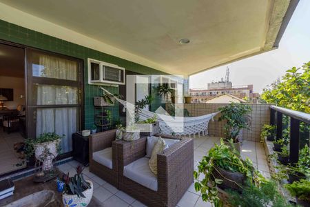 Apartamento à venda com 111m², 3 quartos e 2 vagasVaranda