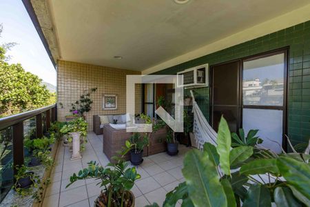 Apartamento à venda com 111m², 3 quartos e 2 vagasVaranda