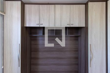 Quarto 1 - Armários de apartamento para alugar com 2 quartos, 46m² em Itaquera, São Paulo