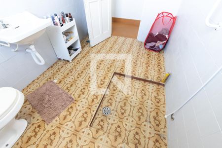 Casa à venda com 100m², 2 quartos e 2 vagas Casa à venda com 100m², 2 quartos e 2 vagasBanheiro