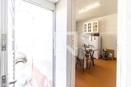 Casa à venda com 100m², 2 quartos e 2 vagas Casa à venda com 100m², 2 quartos e 2 vagasÁrea de Serviço