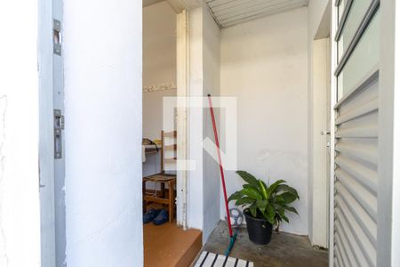 Casa à venda com 100m², 2 quartos e 2 vagas Casa à venda com 100m², 2 quartos e 2 vagasÁrea de Serviço