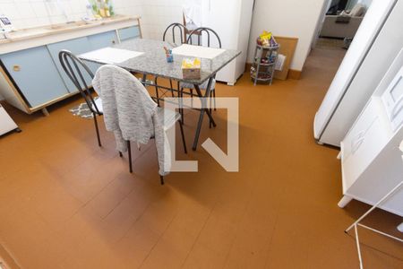 Casa à venda com 100m², 2 quartos e 2 vagas Casa à venda com 100m², 2 quartos e 2 vagasCozinha